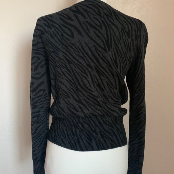 GAP Grey and Black Zebra Animal Print Buttoned Cardigan M - Picture 3 of 9